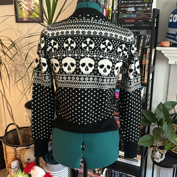 Skull Holiday - Picture 4 of 5